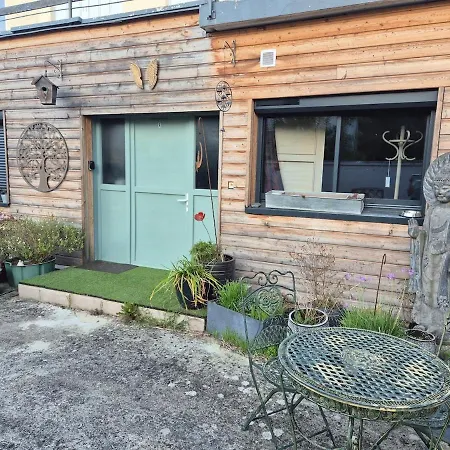 Apartament Grand Studio Avec Terrasse Caen